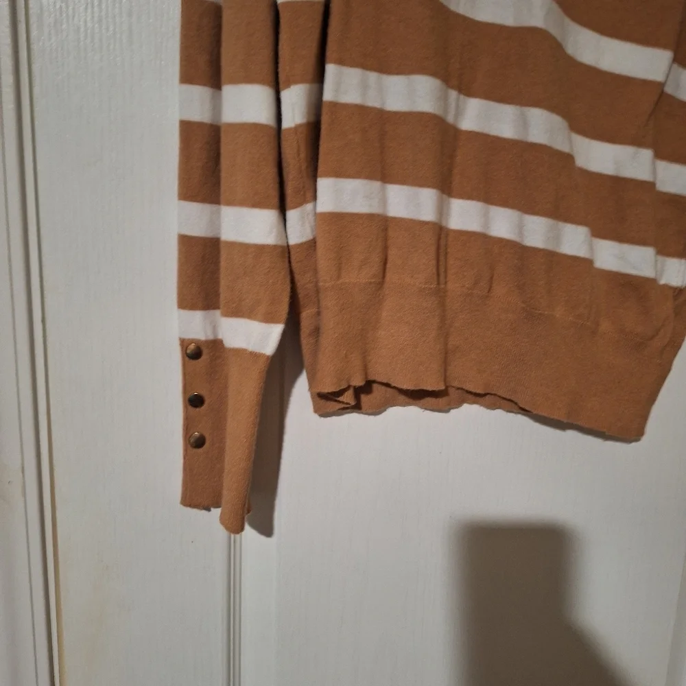 Women's Philosophy Size Large Striped Sweater Buttons on Wrist Classic L - Picture 3 of 3